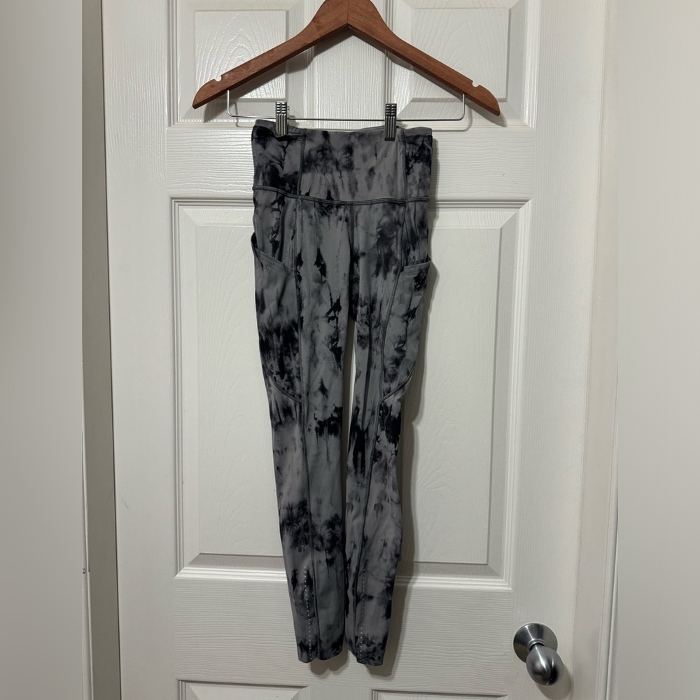 Lululemon fast and free tight II *game day size 2 euc